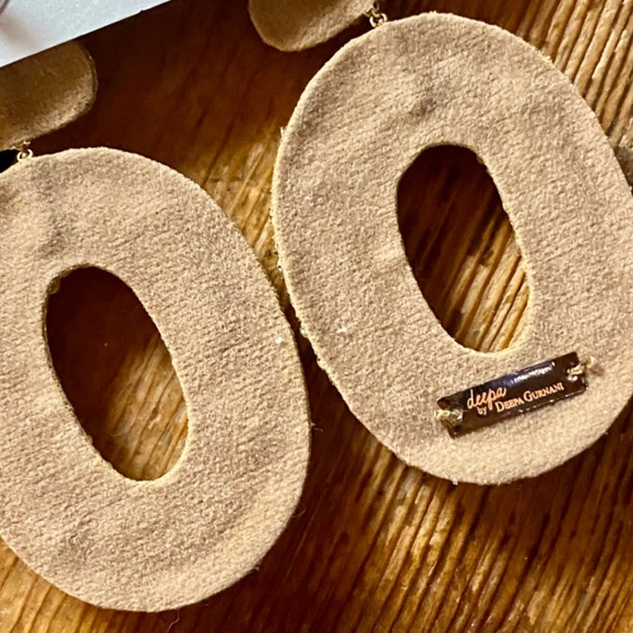 NWT Deepa Gurnani Beaded Crystal Flower Chandeliers - Picture 16 of 16